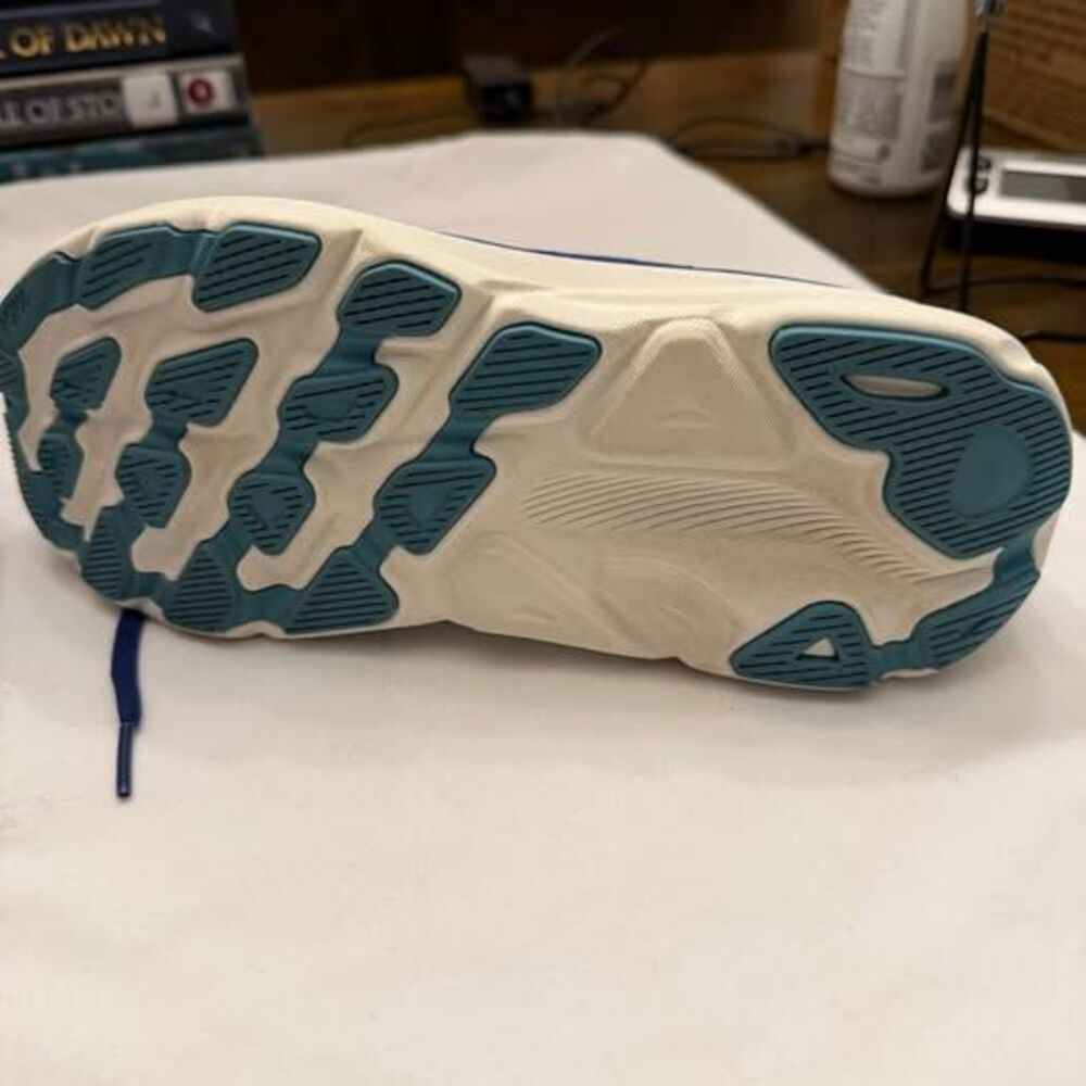 HOKA Clifton 9 Women's Running Shoes | Size 7 | Blue Teal | Lightly Used Excelle - Picture 5 of 7